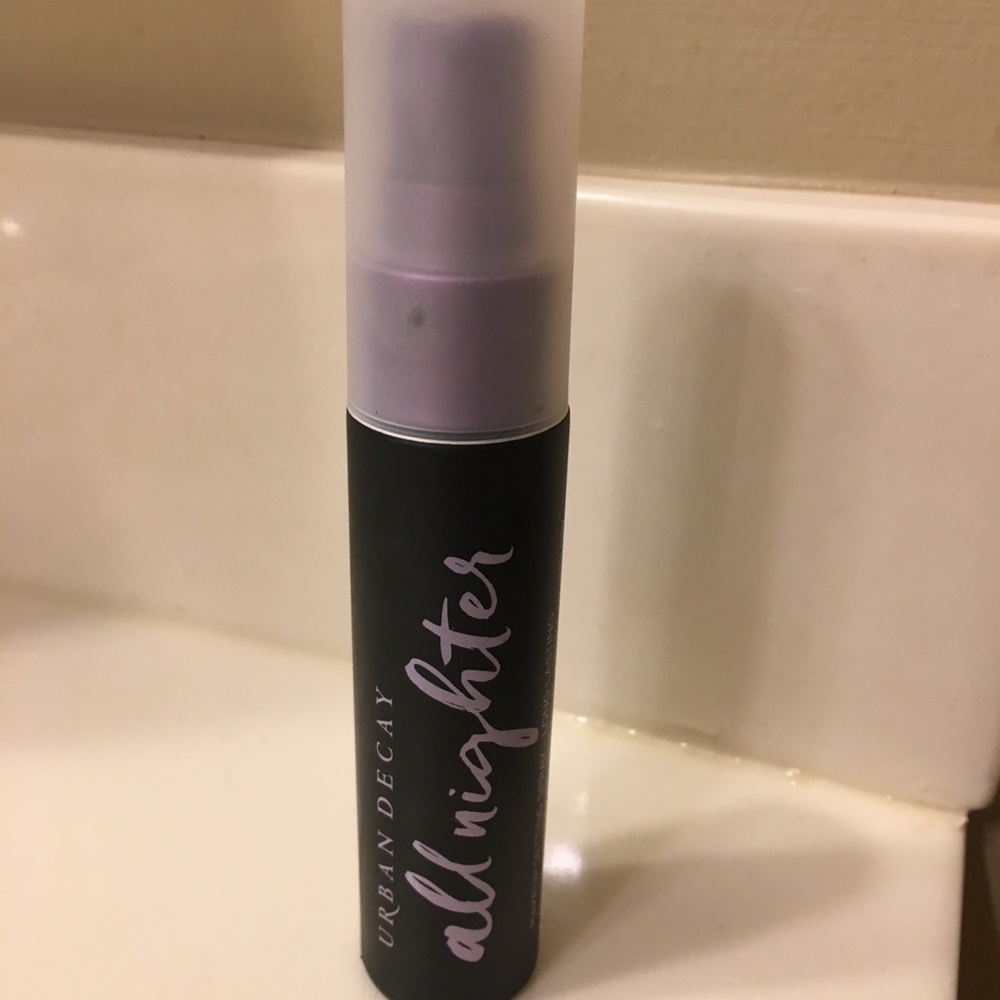 Urban Decay All-Nighter Spray!
